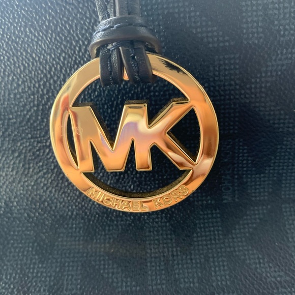 ⭐️SOLD⭐️Monogram tote - Picture 2 of 3